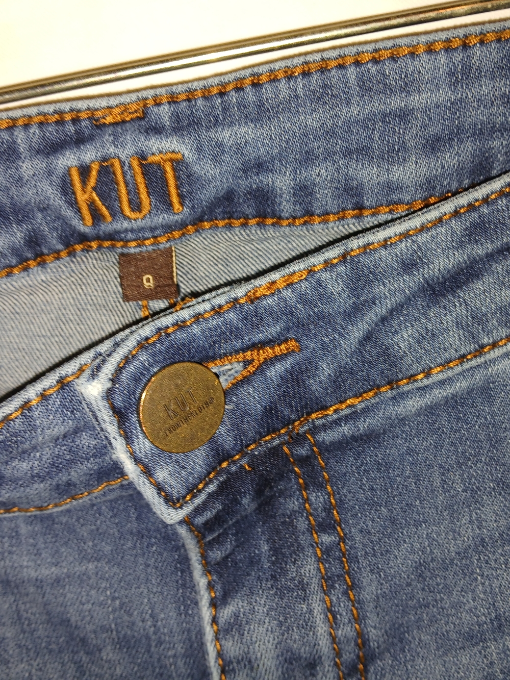 Kut from the Kloth Blue Denim Jeans with Contrast Stitching - Picture 6 of 7